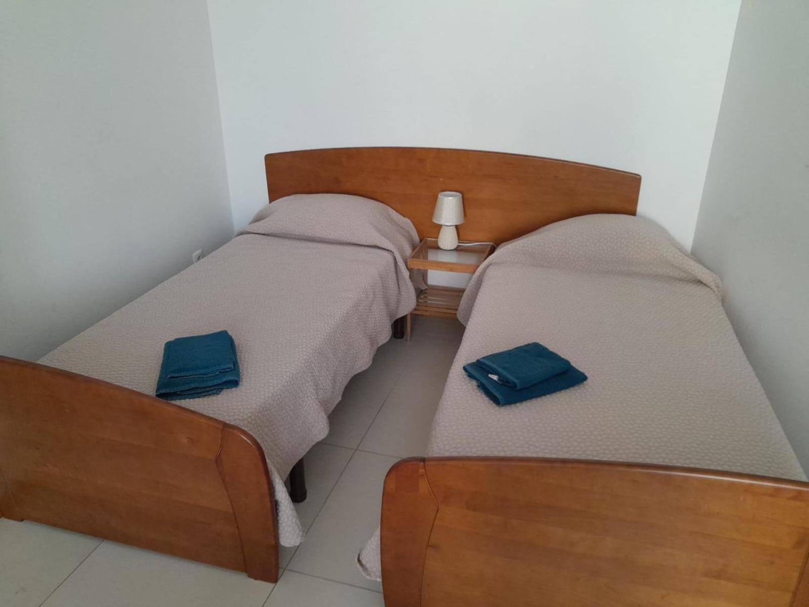 Trajadinha Apartment วีลาปรายา เด อันโกรา ภายนอก รูปภาพ