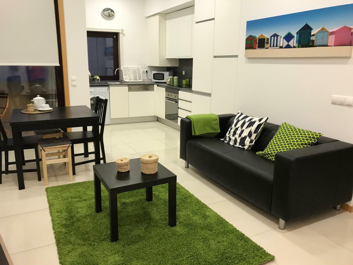 Trajadinha Apartment วีลาปรายา เด อันโกรา ภายนอก รูปภาพ