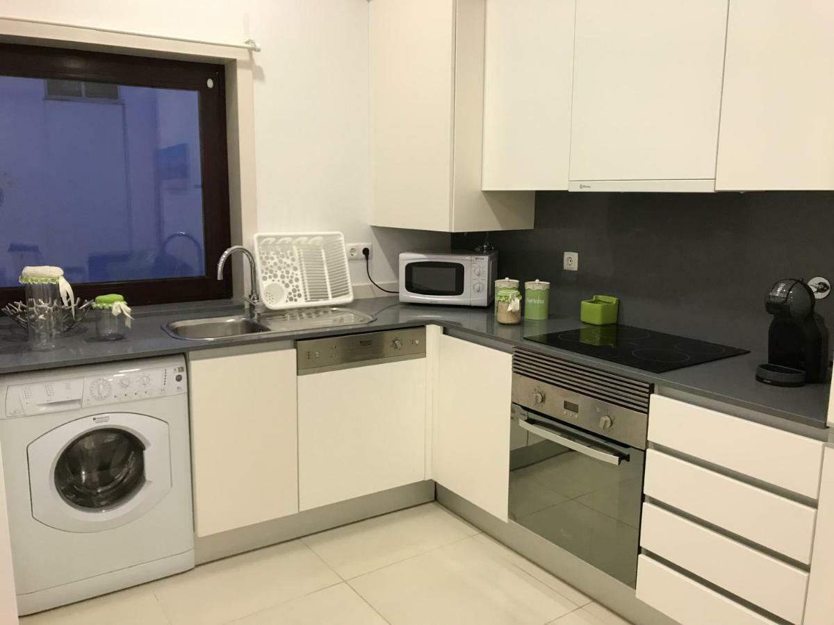 Trajadinha Apartment วีลาปรายา เด อันโกรา ภายนอก รูปภาพ