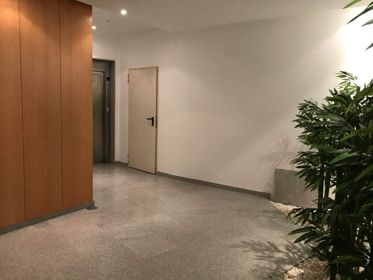 Trajadinha Apartment วีลาปรายา เด อันโกรา ภายนอก รูปภาพ