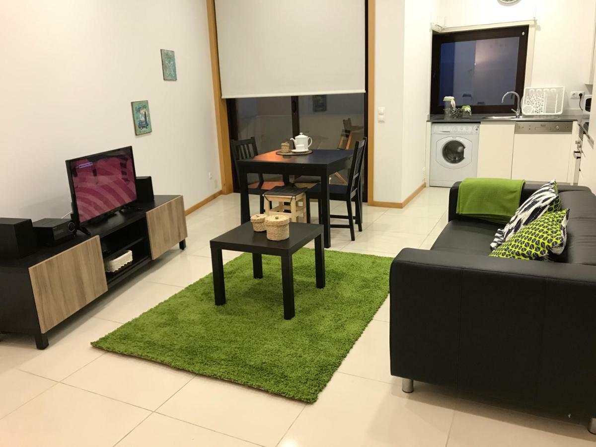 Trajadinha Apartment วีลาปรายา เด อันโกรา ภายนอก รูปภาพ