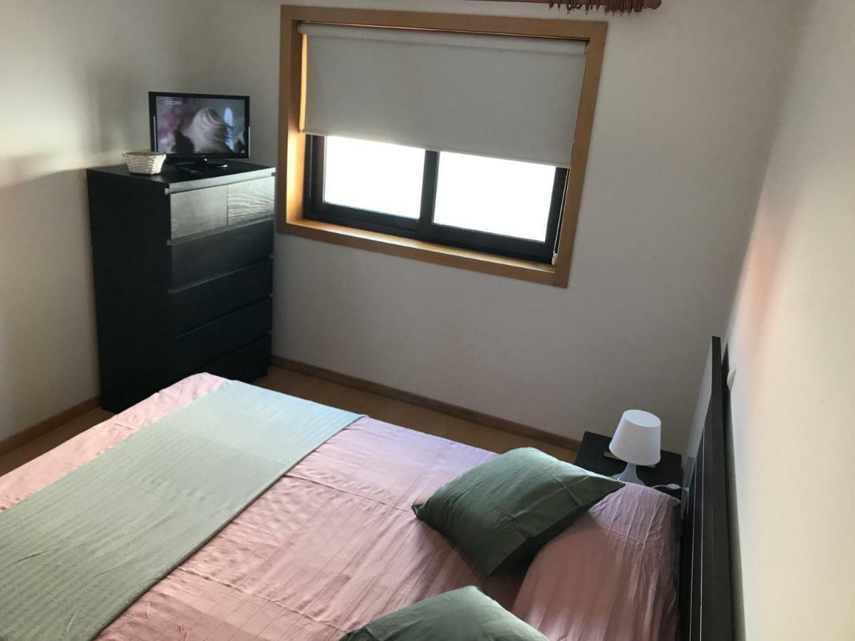 Trajadinha Apartment วีลาปรายา เด อันโกรา ภายนอก รูปภาพ