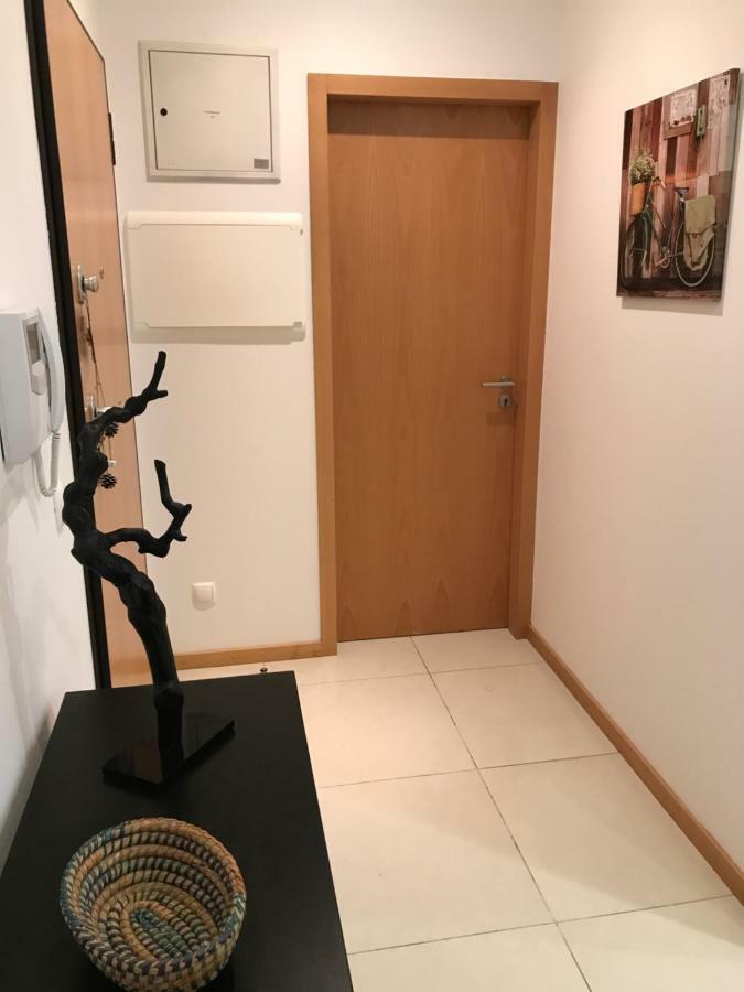 Trajadinha Apartment วีลาปรายา เด อันโกรา ภายนอก รูปภาพ