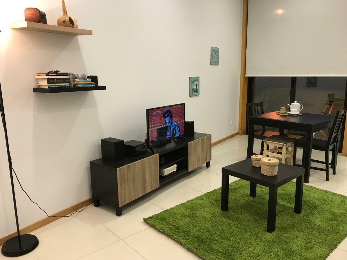 Trajadinha Apartment วีลาปรายา เด อันโกรา ภายนอก รูปภาพ